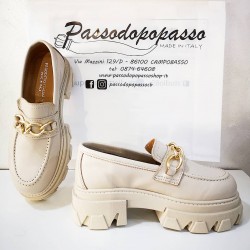 Leather Loafer Passodopopasso brand